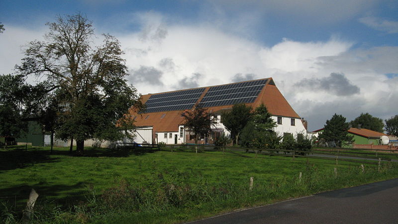 ../../../a0/modlibre/durable/Struebbel_bauernhaus_cc-by-sa_0800-0450_Wikimedia.jpg